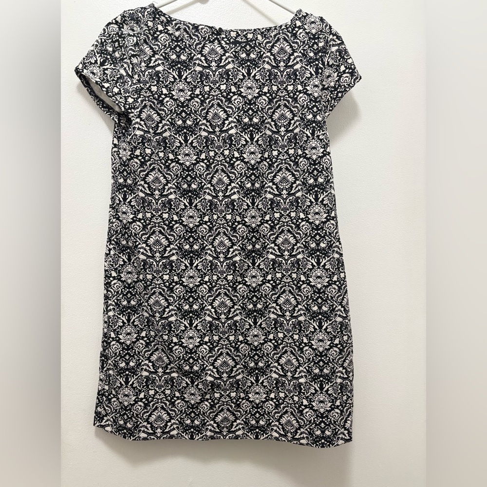 Zara Women’s Black and White Patterned Dress size 5? Or S